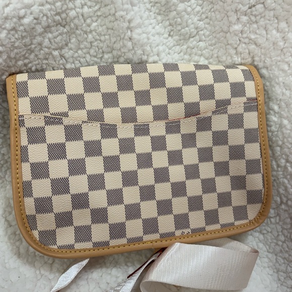 Source Unknown Beige and Tan Checkered Crossbody Bag - Picture 2 of 3